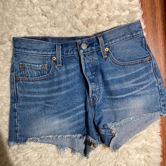 Levi demin shorts - Picture 2 of 2